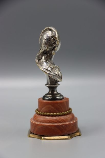 Buste de Marie-Antoinette en bronze argenté...