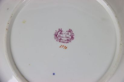 Porcelaine de MINTON : une assiette à dessert...