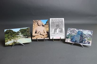 1200 cartes postales sur le thème de l'Asie
Ensemble...