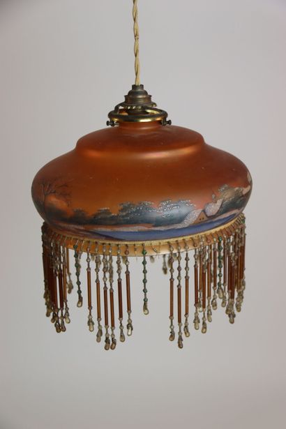 Paire de lustre monte et vient en verre émaillé,...