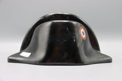 Napoléon 1er. Lot comprenant deux bicornes...