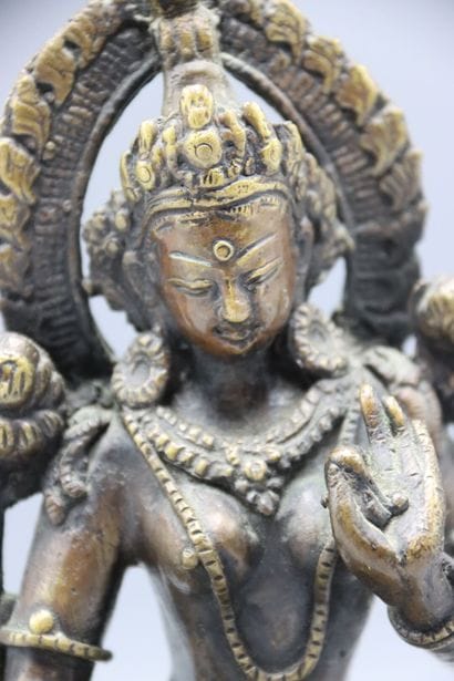 ASIA (INDIA) : Statuette of a Divinity in...