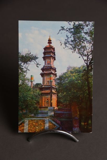 1200 cartes postales sur le thème de l'Asie
Ensemble...