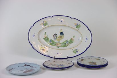 MOUSTIERS : Lot comprenant 5 assiettes à...