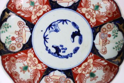 JAPAN. Meeting of four plates and a poly-lobed...