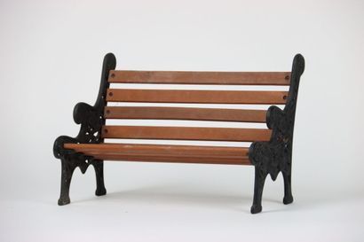 Travail du XX eme siècle. Banc en bois de...