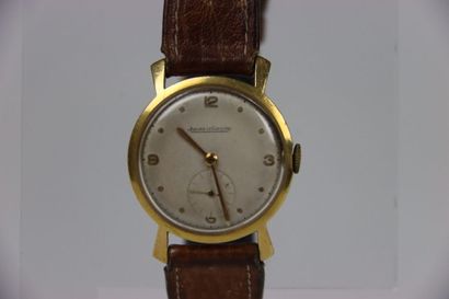 JAEGER-LECOULTRE watch in gold. Gross weight...