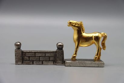 12 knife holders golden horses and silver...