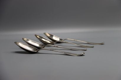 ARGENTERIE. Quatre cuillères en argent du...