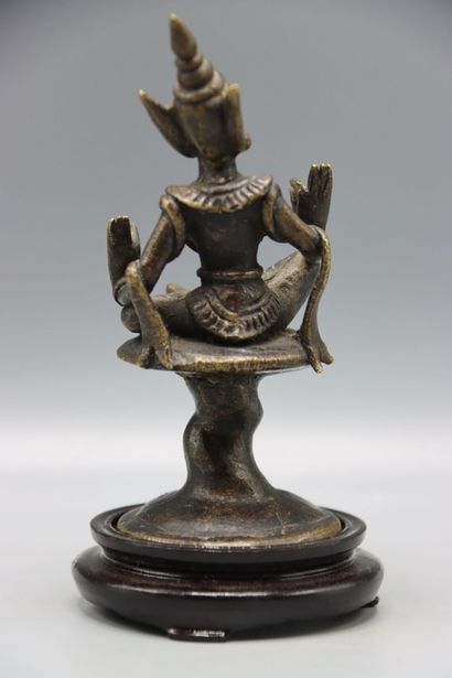 ASIA : BURMA Sculpture representing a Burmese...