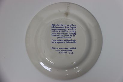 LUNEVILLE. Ensemble de 6 assiettes en faïence...