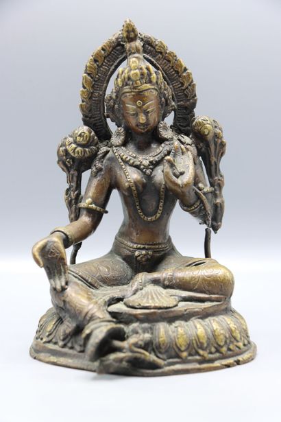 ASIA (INDIA) : Statuette of a Divinity in...