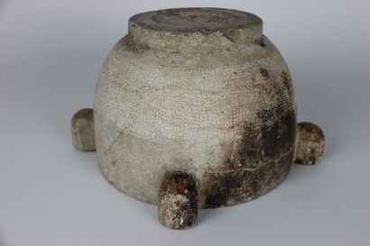 Mortier en pierre. Diamètre : 26 cm. Hauteur...