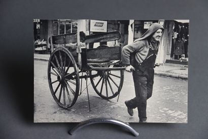 975 cartes postales sur le thème de PARIS
Ensemble...