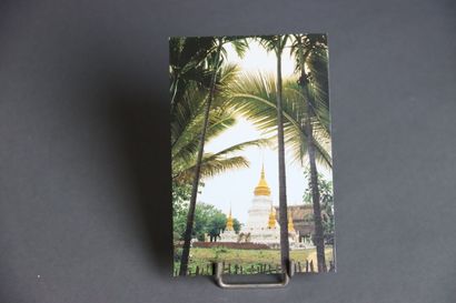 1100 cartes postales sur le thème de l'Asie
Ensemble...