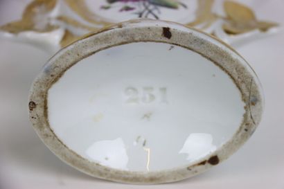 Paire de vase de Mariée polychromes en porcelaine...