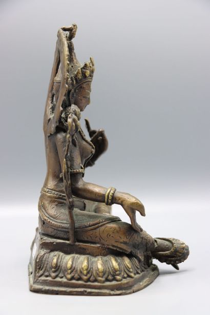 ASIA (INDIA) : Statuette of a Divinity in...