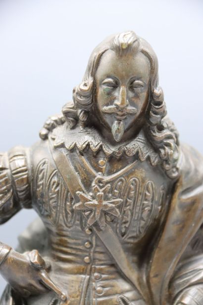 Sculpture in patinated bronze representing...