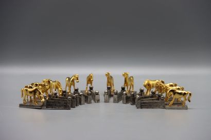 12 knife holders golden horses and silver...
