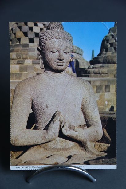 1200 cartes postales sur le thème de l'Asie
Ensemble...