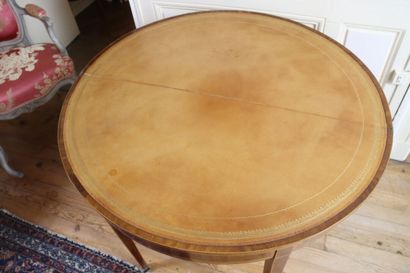 TABLE DEMI-LUNE
in mahogany and mahogany...