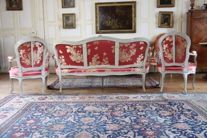 Mobilier de salon
composed of 2 large armchairs...