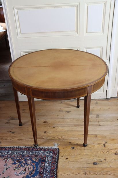 TABLE DEMI-LUNE
in mahogany and mahogany...
