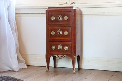 Petite commode de maîtrise en bois de rose...
