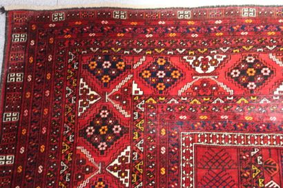 Original et grand tapis Afghan. Vers 1970....