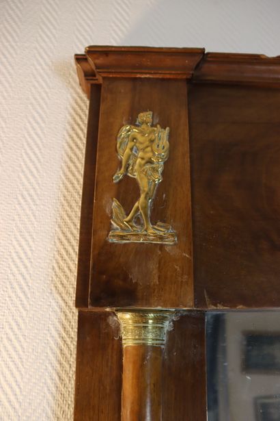 Miroir en acajou et placage d'acajou et bronzes...