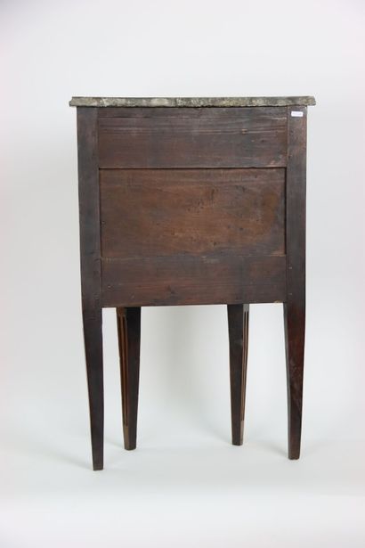 Commode demi-lune
Petite commode demi lune....