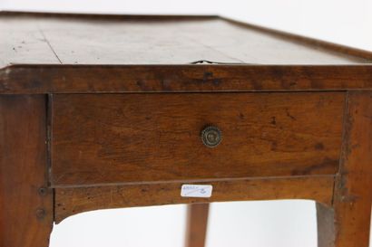 Table à jeux en bois de placage marqueté...