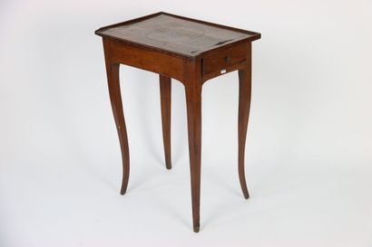 Table à jeux en bois de placage marqueté...