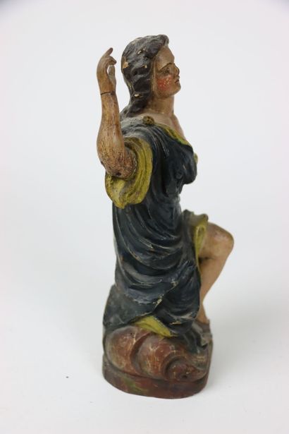 Statue en bois polychrome représentant un...