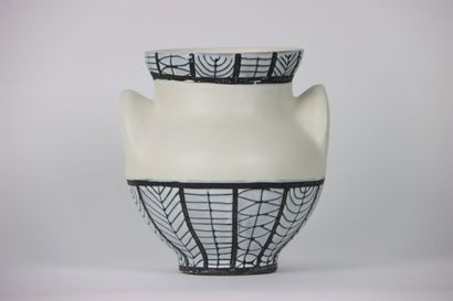 Roger CAPRON (1922-2006). Vase with ears...