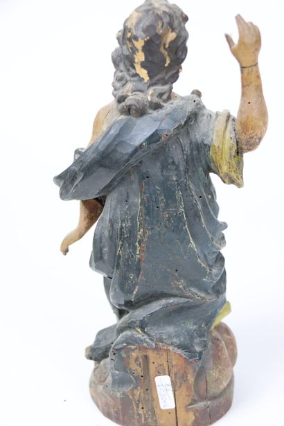 Statue en bois polychrome représentant un...