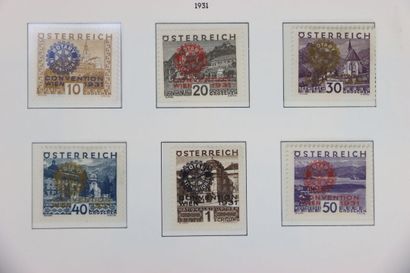 STAMPS. Collection of Austria in Leuchtturm...