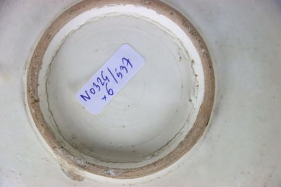 CHINA: Meeting of 6 ceramic bowls with fish...