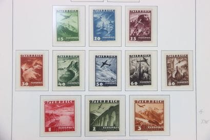 STAMPS. Collection of Austria in Leuchtturm...