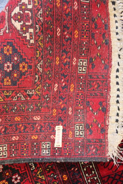 Original et grand tapis Afghan. Vers 1970....