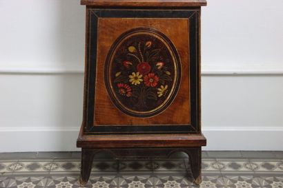Horloge comtoise, coffre violoné en bois...