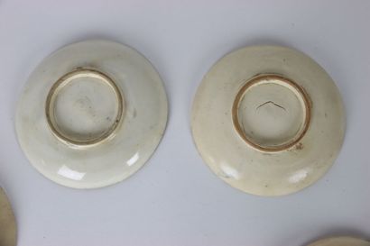 CHINA: Meeting of 6 ceramic bowls with fish...