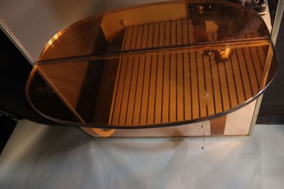Large mirror supporting a console with beech...