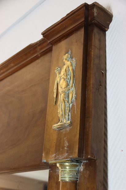 Miroir en acajou et placage d'acajou et bronzes...