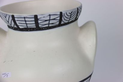 Roger CAPRON (1922-2006). Vase with ears...