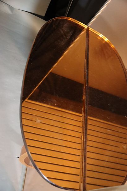 Large mirror supporting a console with beech...