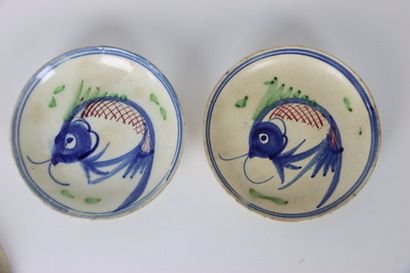 CHINA: Meeting of 6 ceramic bowls with fish...