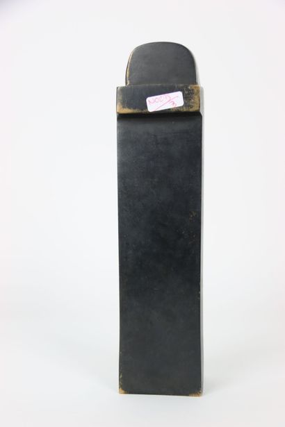 Subject in bronze. Signed on the base. 
