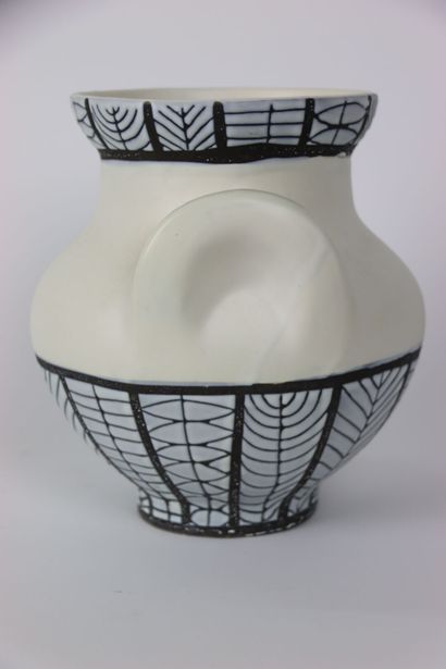 Roger CAPRON (1922-2006). Vase with ears...