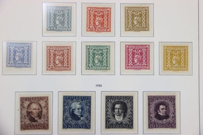 STAMPS. Collection of Austria in Leuchtturm...